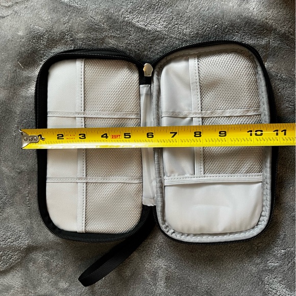 Tech Pouch - Picture 5 of 5